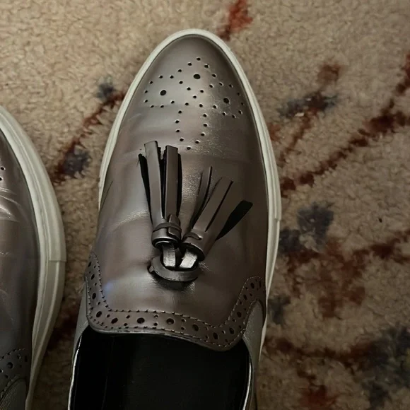 Like new silver copper slip on shoes. Stylish with tassels size 40 - Picture 2 of 3